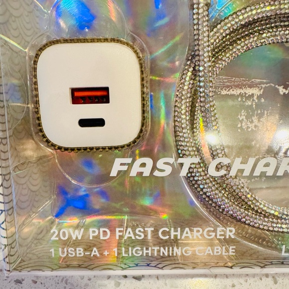 NIP๐๐xo poppy bling๐๐20W PD Fast Charging 1 USB-A + Lightning Cable Bling combo - Picture 8 of 11